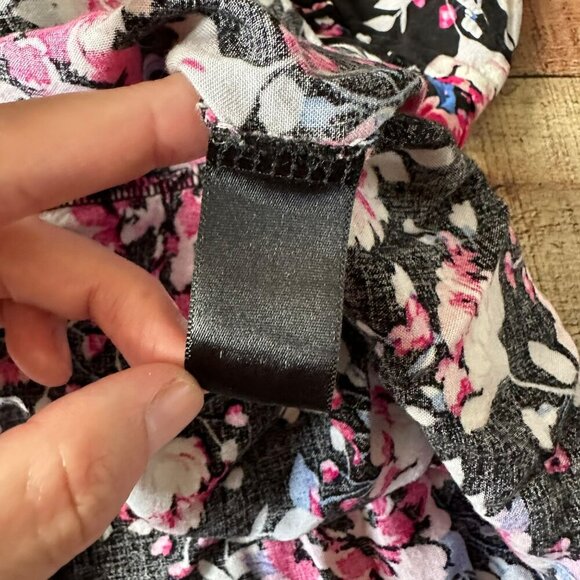 Torrid Floral Print Sundress Size 3 Black & Pink Flowers Adjustable Straps - Picture 7 of 9